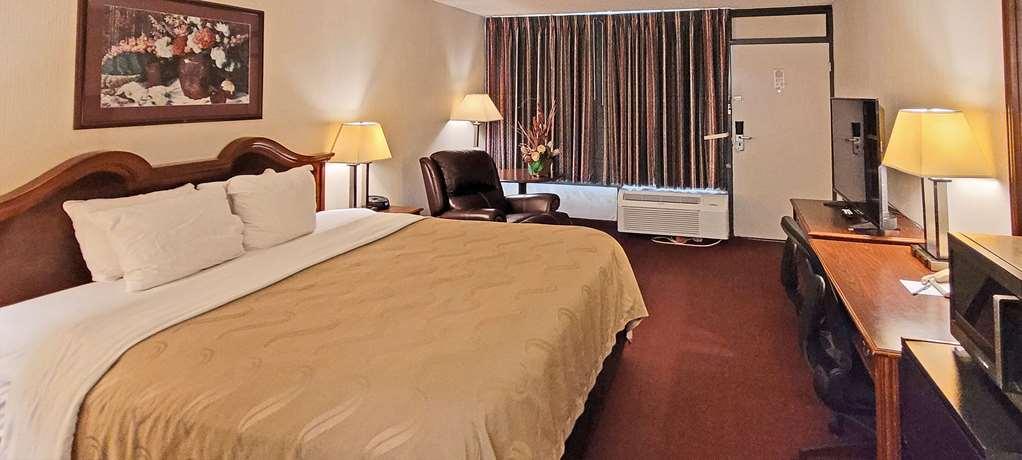 Quality Inn Эннис Номер фото