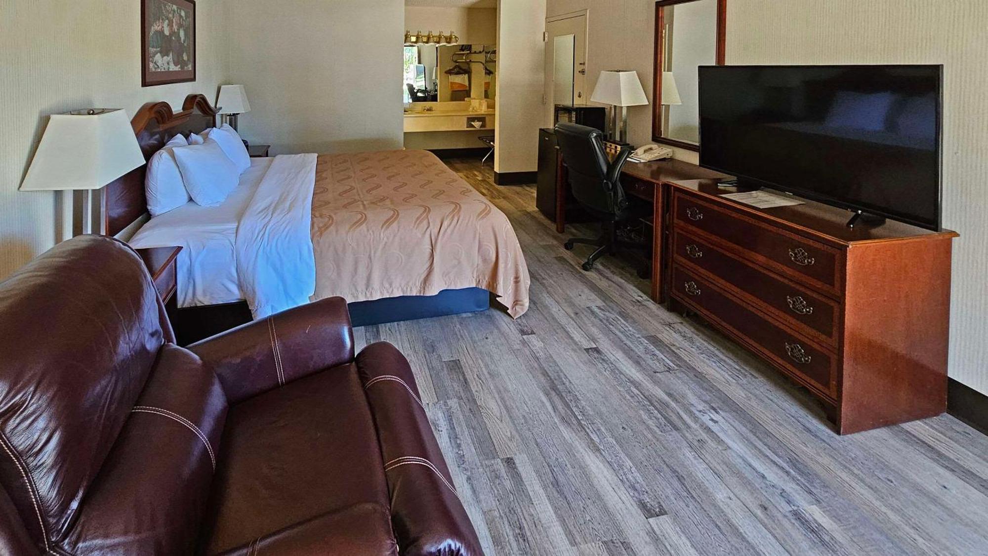 Quality Inn Эннис Экстерьер фото