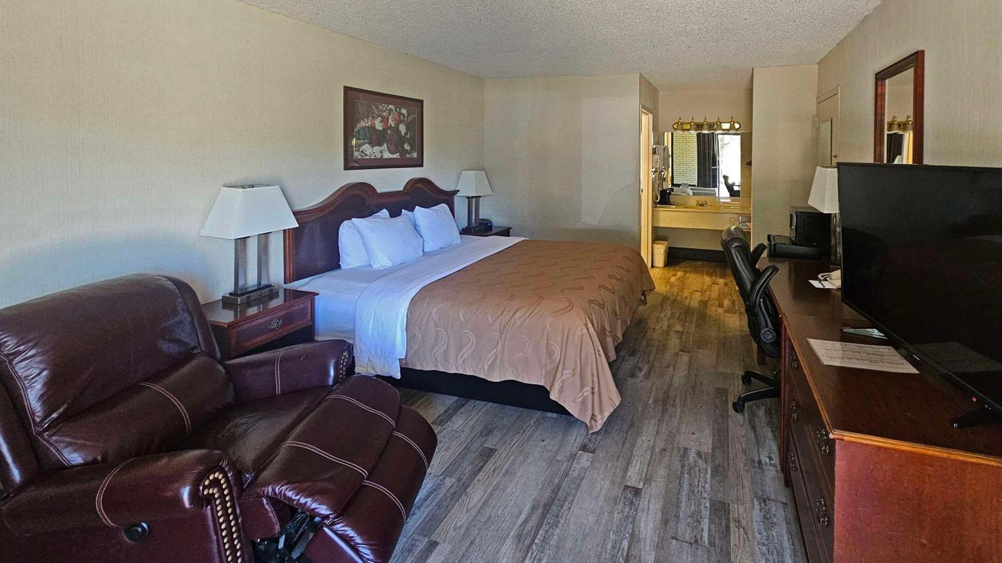Quality Inn Эннис Экстерьер фото