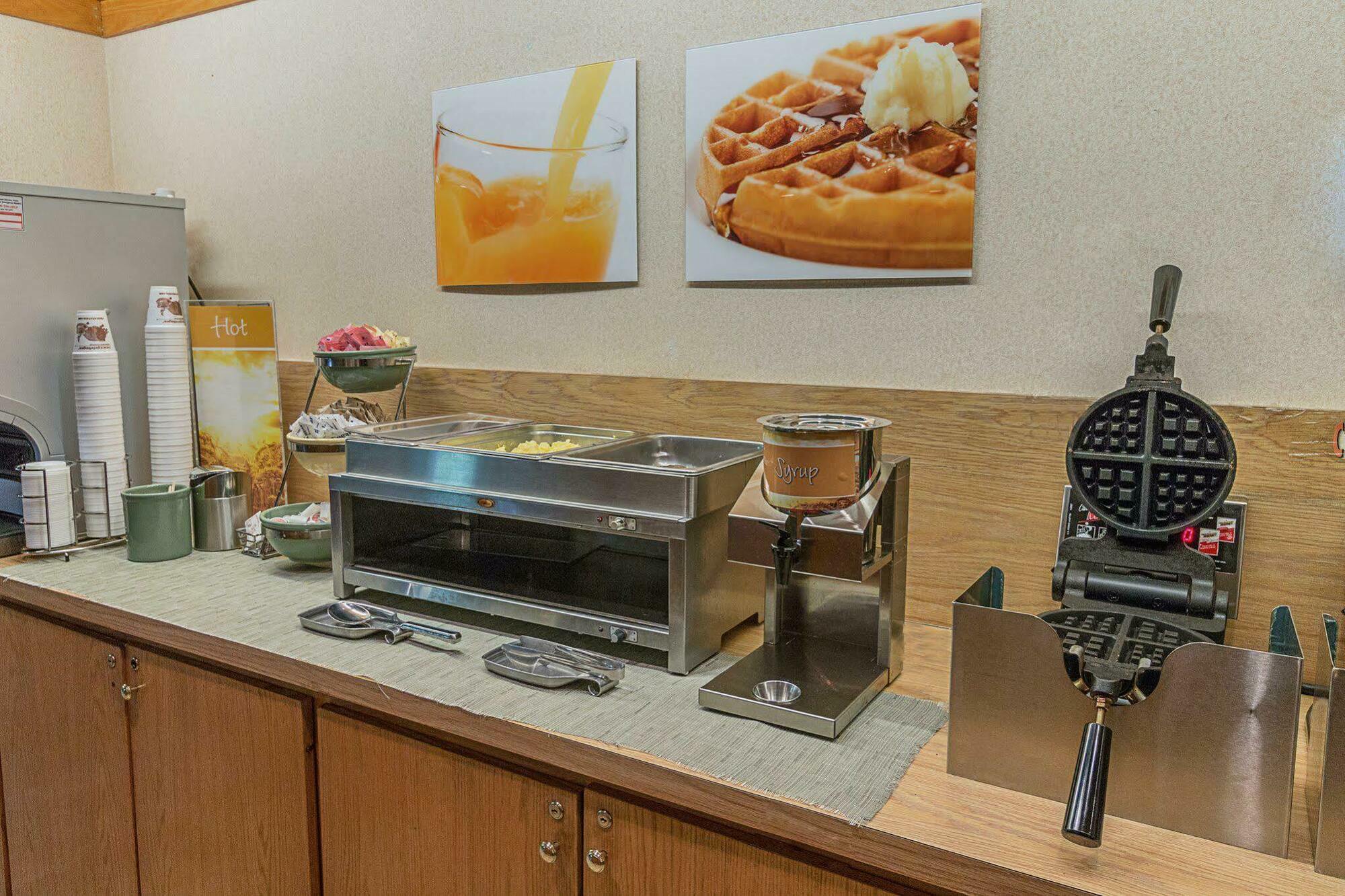Quality Inn Эннис Экстерьер фото